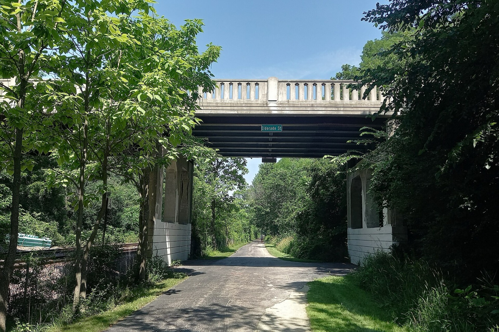 The Green Bay Trail path running north at Eldorado Street in Winnetka