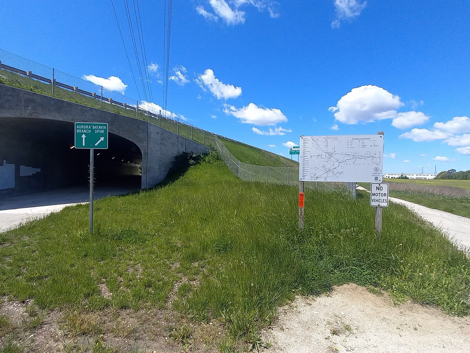 The Illinois Prairie Path at the junction of the Aurora Branch and Batavia Spur